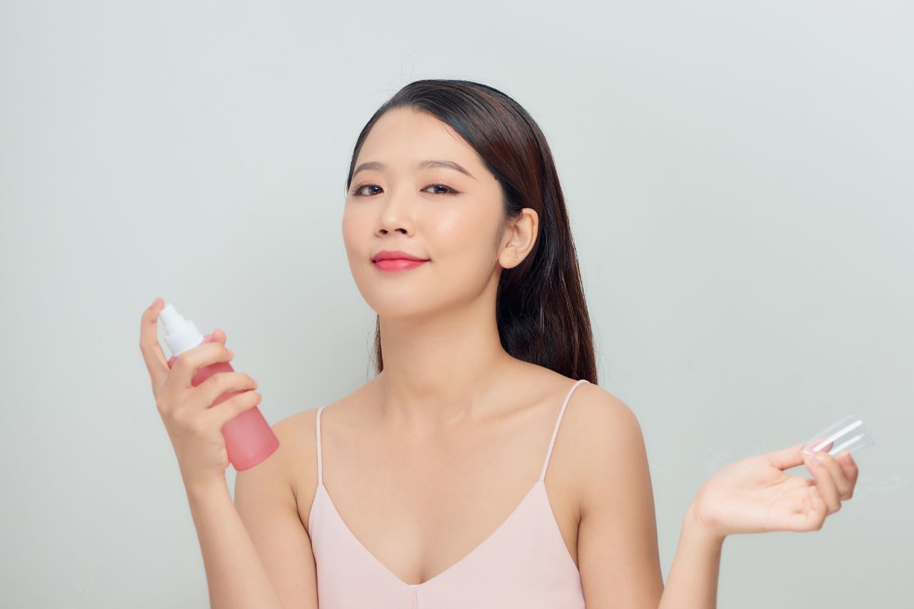 化妝水噴臉